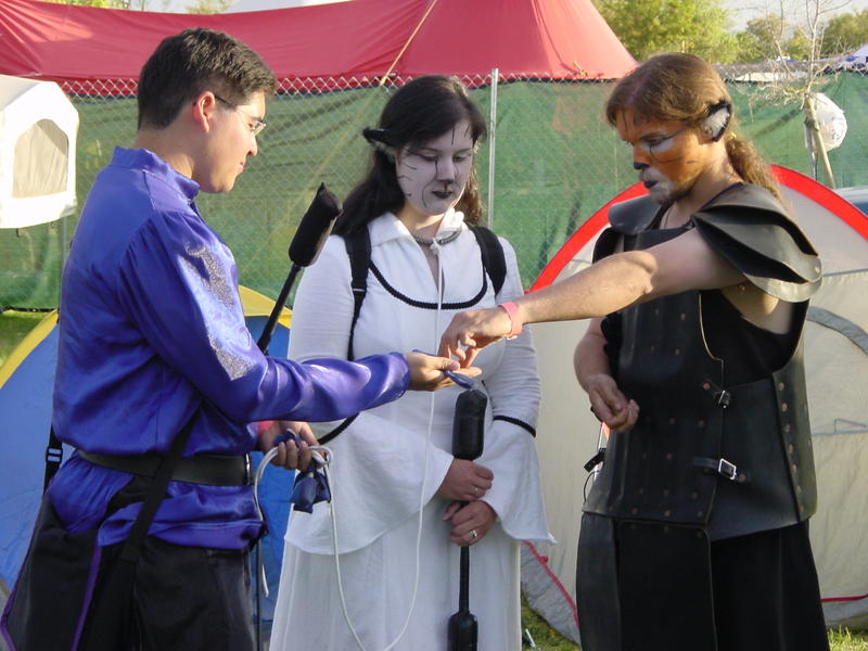 Look at the good kitty, handing over the gold just like he's supposed to.